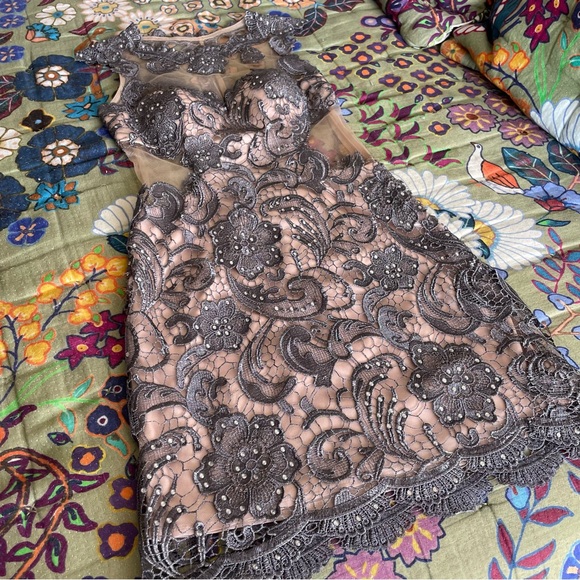 Dave & Johnny Sleeveless Mesh Lace Mini Dress Size 1/2 - Picture 3 of 14